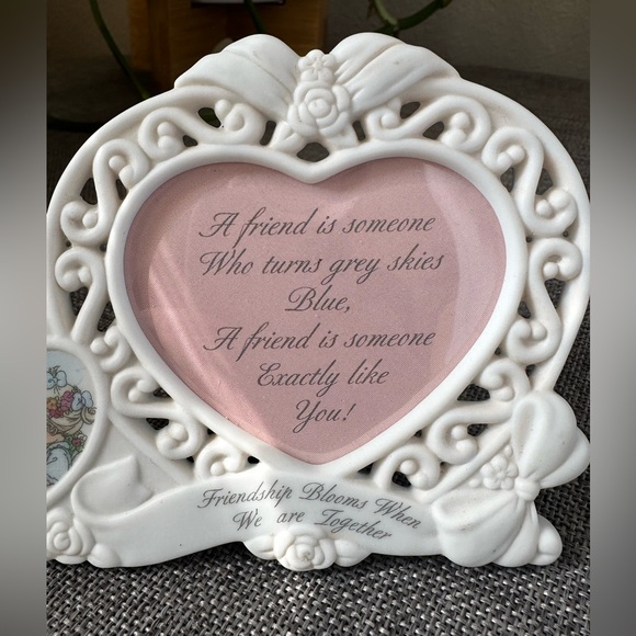 Enesco Precious Moments Photo Frame. “Friendship Blooms When We Are Together” - Picture 2 of 9